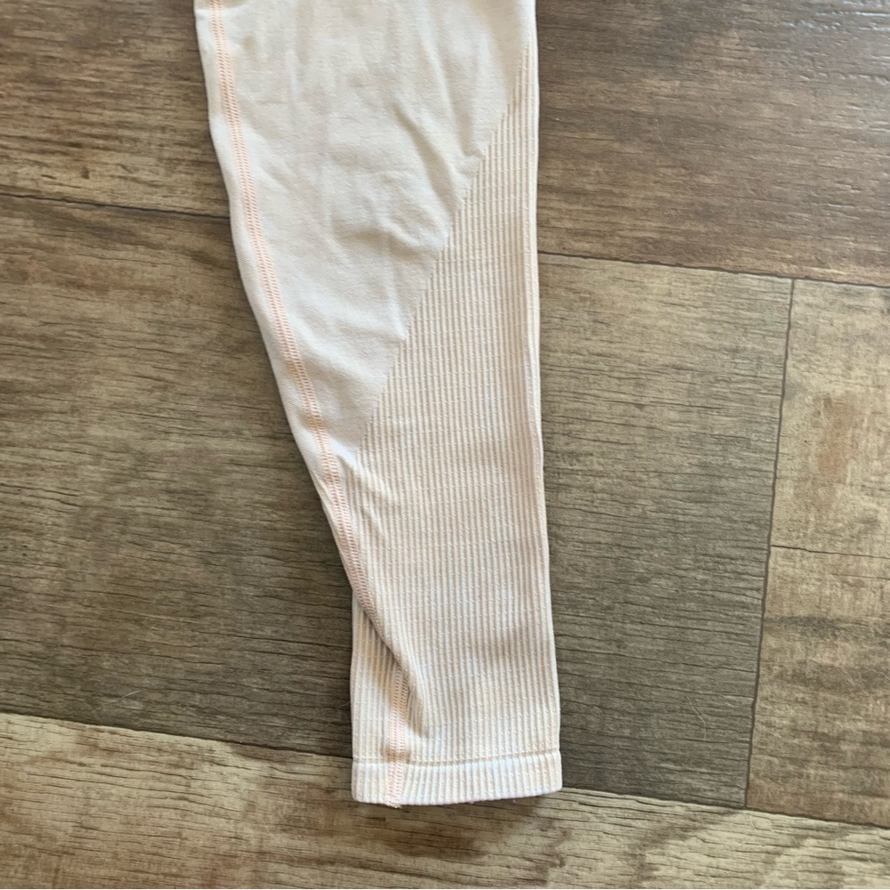 Victoria’s Secret PINK cream leggings high rise seamless - Picture 5 of 11